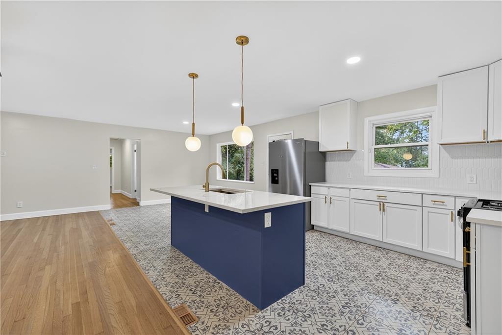 2296 Lyle Avenue Atlanta, GA 30337 - Photo 10 of 39