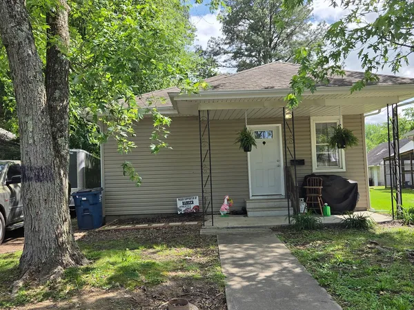 $89,000 | 718 East Taylor Street, Benton, IL 62812