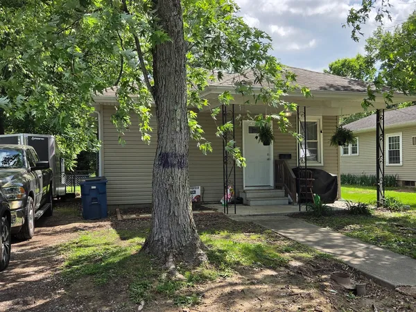 $89,000 | 718 East Taylor Street, Benton, IL 62812