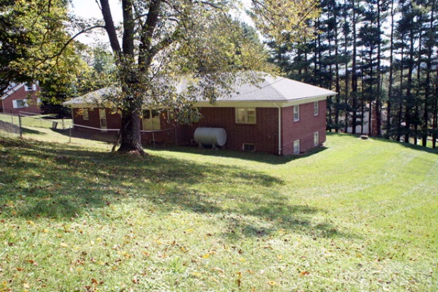 207 Hunting Road Boone, NC 28607 - Photo 13 of 27 Gallery Image 13