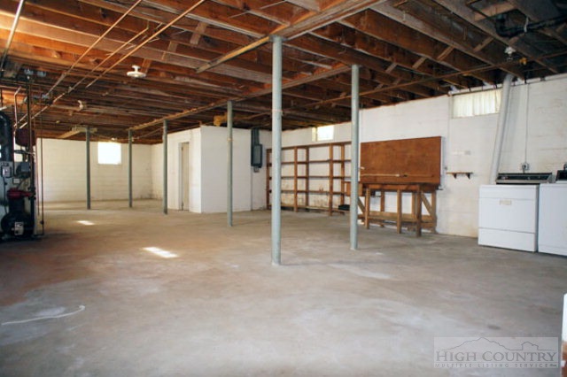 207 Hunting Road Boone, NC 28607 - Photo 18 of 27 Gallery Image 18