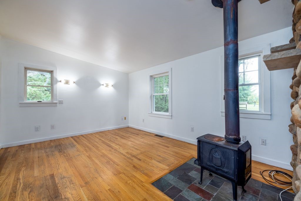 1616 Lake Road Webster, NY 14580 - Photo 16 of 38