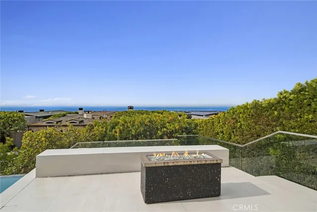 a view of outdoor space and living room