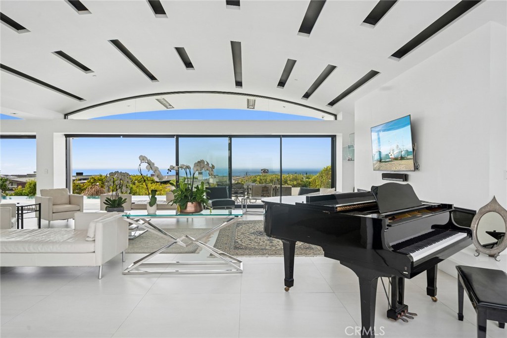 4607 Perham Road Corona del Mar, CA 92625 - Photo 9 of 62