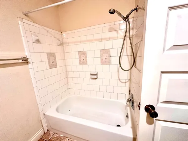 $1,700 | 7754 Bunker Wood Lane, Houston, TX 77086