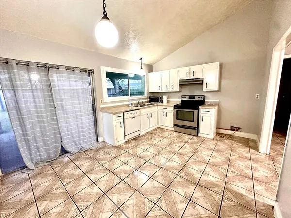 $1,700 | 7754 Bunker Wood Lane, Houston, TX 77086