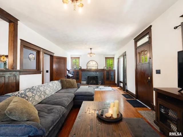 $242,500 | 405 Washington Street, Pekin, IL 61554