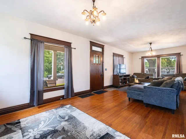 $242,500 | 405 Washington Street, Pekin, IL 61554