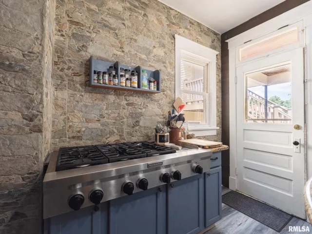 $242,500 | 405 Washington Street, Pekin, IL 61554