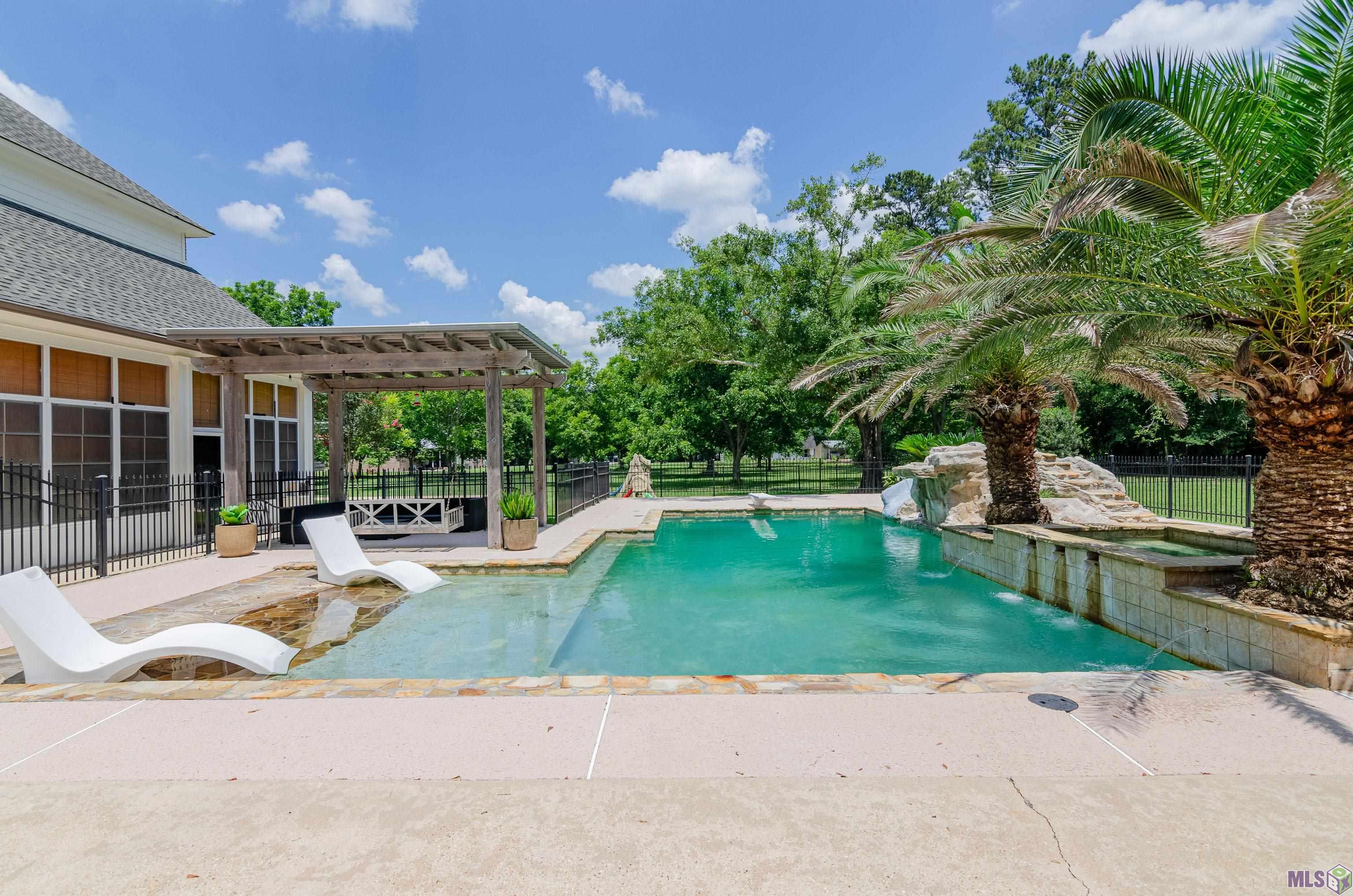 13427 Piney Pointe Road Gonzales, LA 70737 - Photo 2 of 36