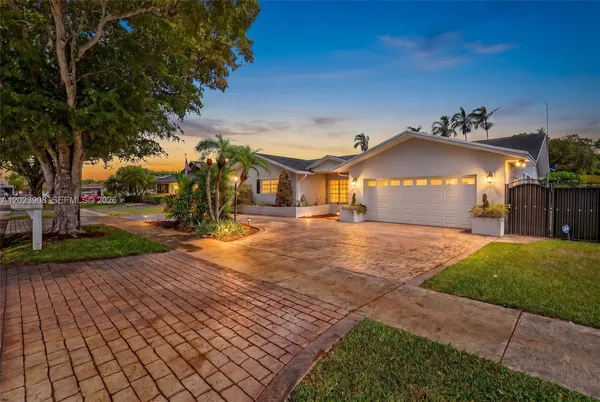 $829,000 | 14001 Southwest 108th Street, Miami, FL 33186