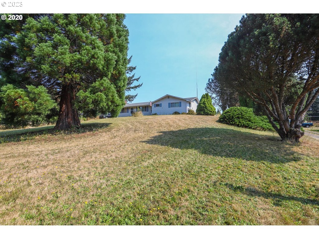 38769 Southeast Coupland Road Estacada, OR 97023 - Photo 1 of 20 Gallery Image 1