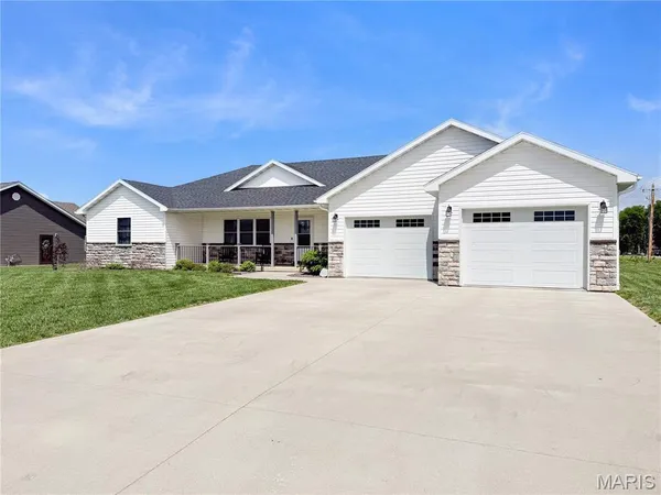 $429,900 | 106 Janet Trail, Palmyra, MO 63461