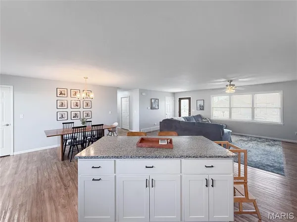 $429,900 | 106 Janet Trail, Palmyra, MO 63461