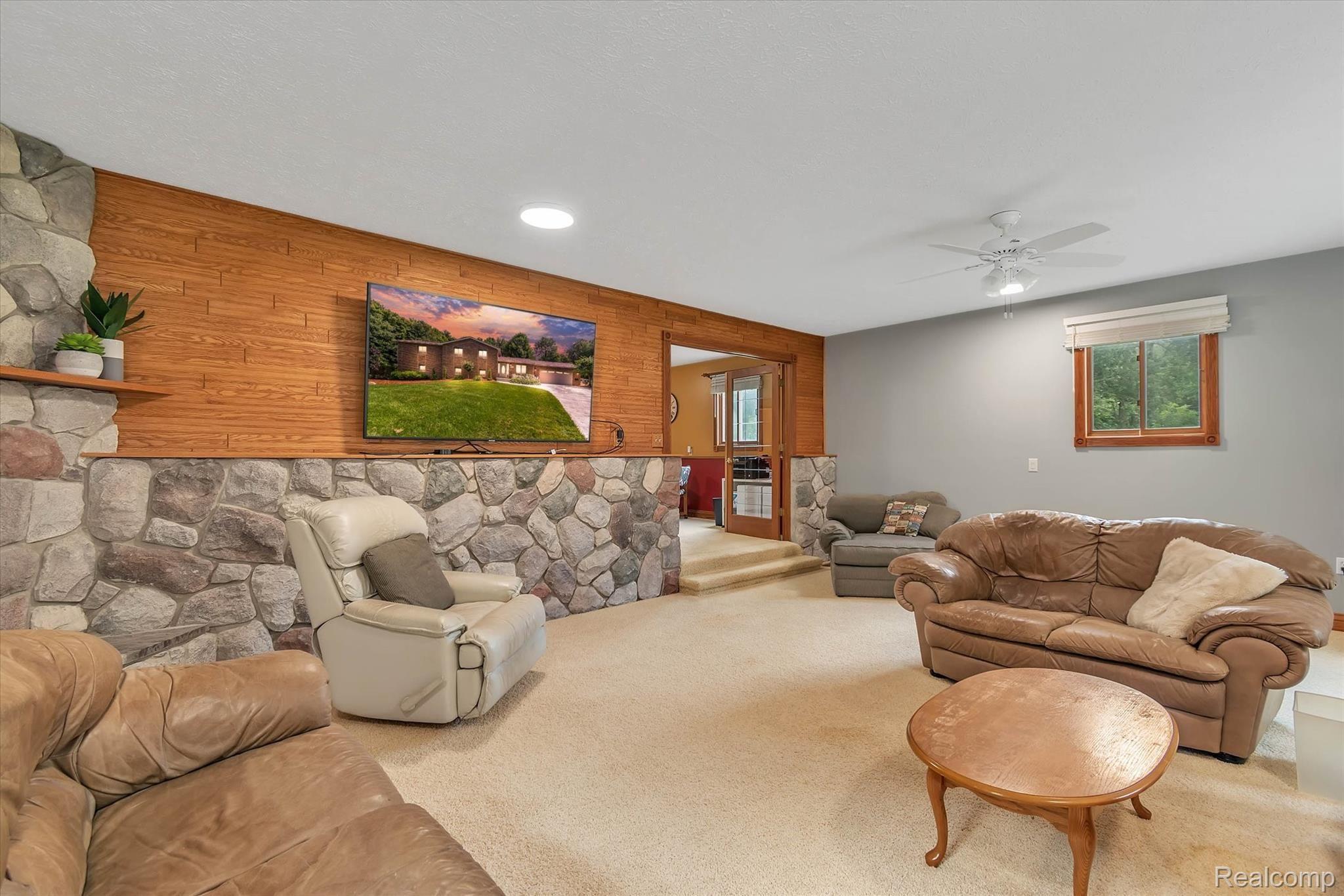 2601 Fisk Road Howell, MI 48843 - Photo 18 of 44 18-2601 Fisk Rd-Great Room 3.jpg