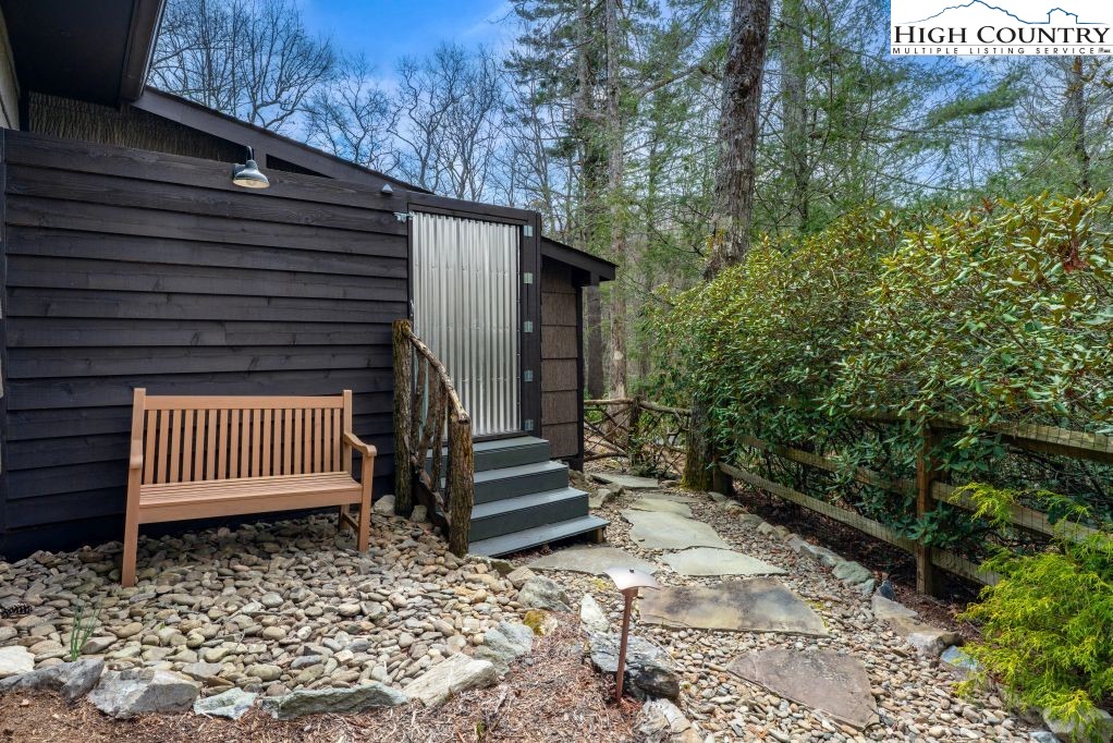 25 Red Oak Road Newland, NC 28657 - Photo 16 of 44