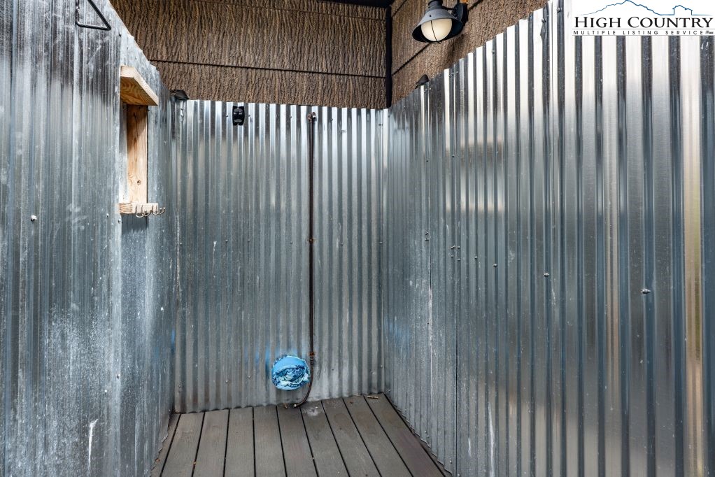 25 Red Oak Road Newland, NC 28657 - Photo 17 of 44