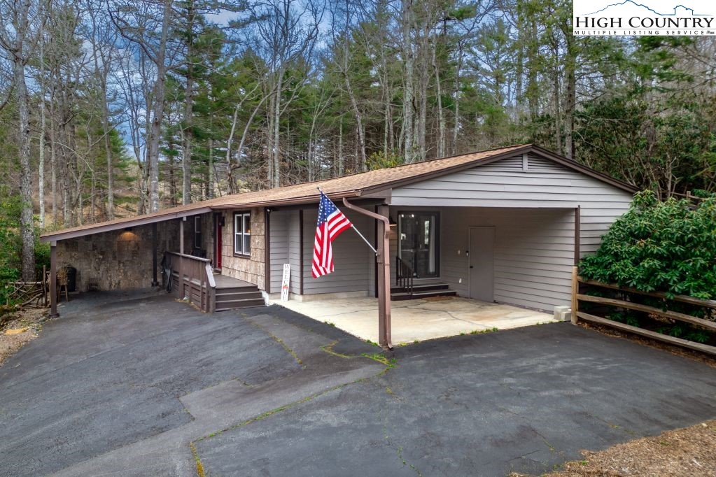 25 Red Oak Road Newland, NC 28657 - Photo 3 of 44