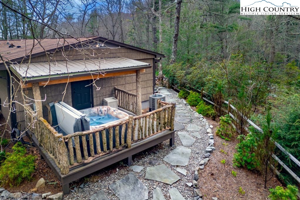 25 Red Oak Road Newland, NC 28657 - Photo 6 of 44