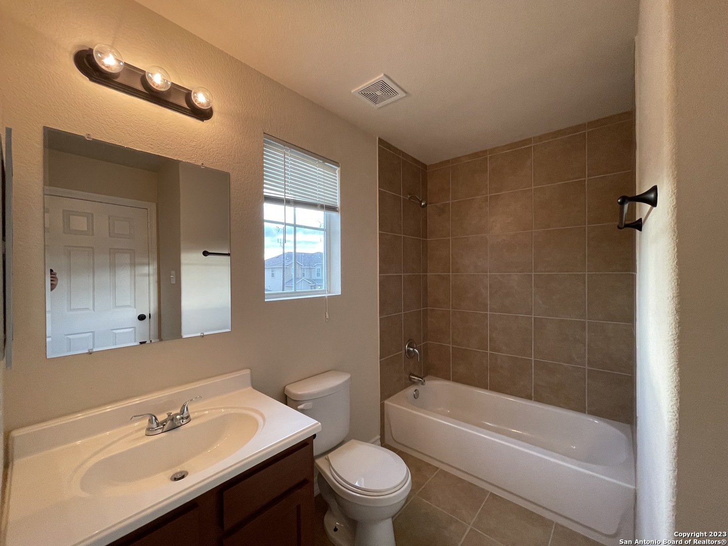 16822 Showdown Path, Unit 1 Selma, TX 78154 - Photo 8 of 12