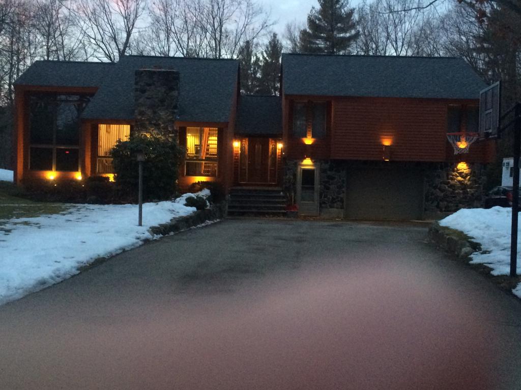 8 Collettes Grove Road Derry, NH 03038 - Photo 1 of 32