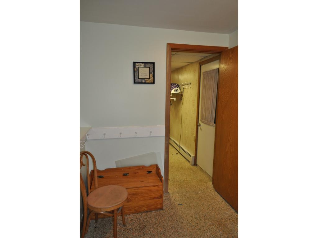 8 Collettes Grove Road Derry, NH 03038 - Photo 14 of 32