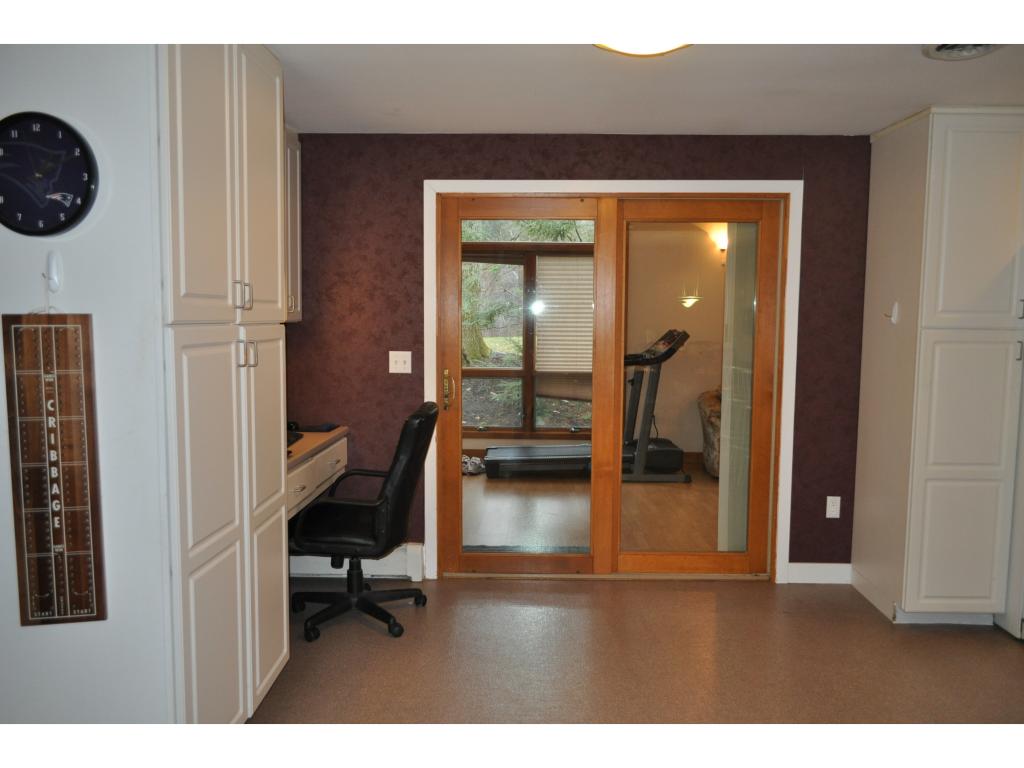 8 Collettes Grove Road Derry, NH 03038 - Photo 18 of 32