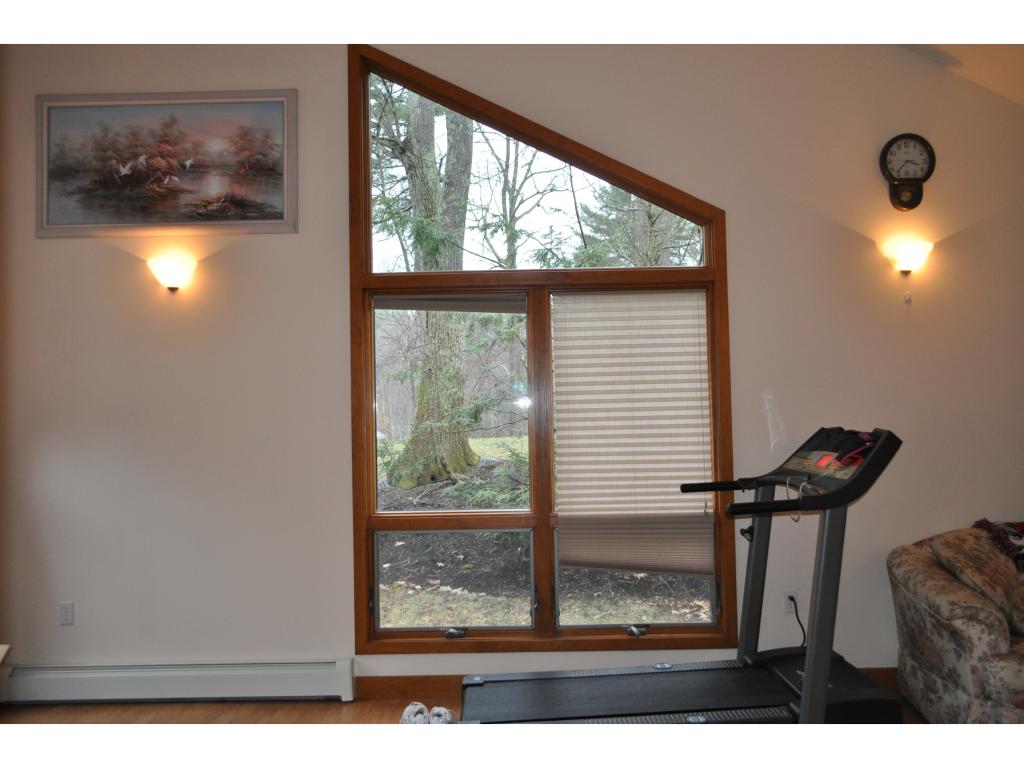 8 Collettes Grove Road Derry, NH 03038 - Photo 20 of 32