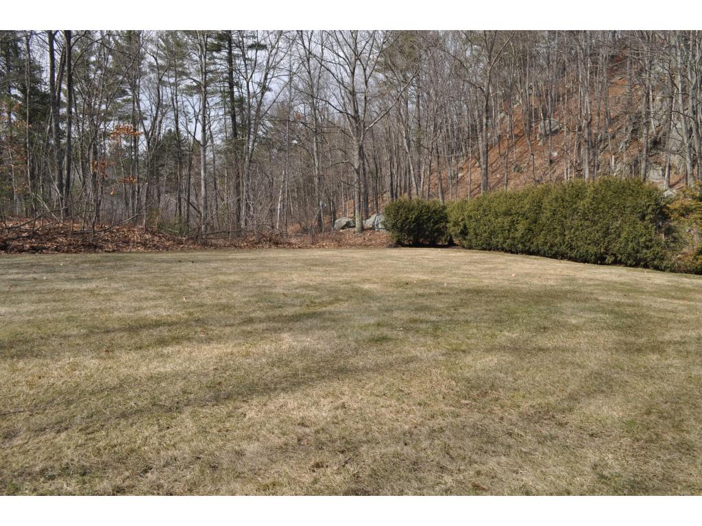 8 Collettes Grove Road Derry, NH 03038 - Photo 4 of 32