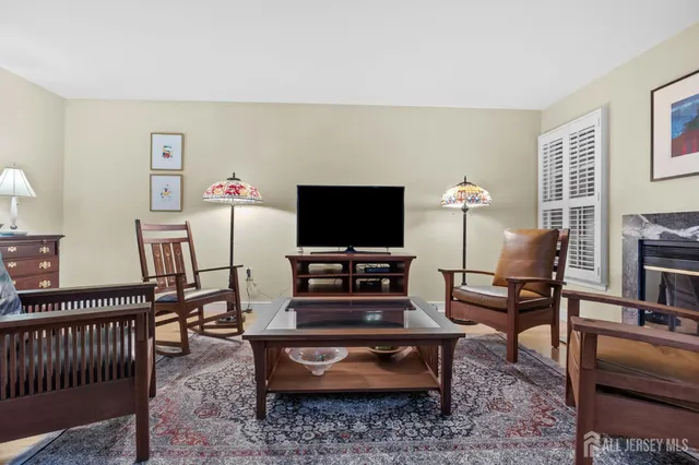 $570,000 | 12 Caraway Court, Princeton, NJ 08540