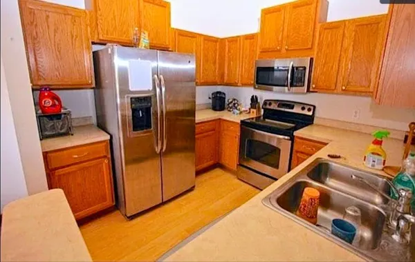 $2,295 | 15784 Flan Court, Apple Valley, MN 55124