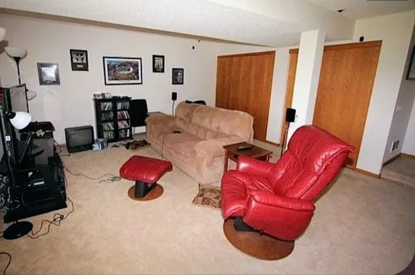 $2,295 | 15784 Flan Court, Apple Valley, MN 55124