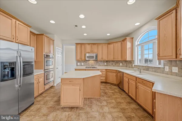 $699,900 | 48 Field Crest Court, Shepherdstown, WV 25443