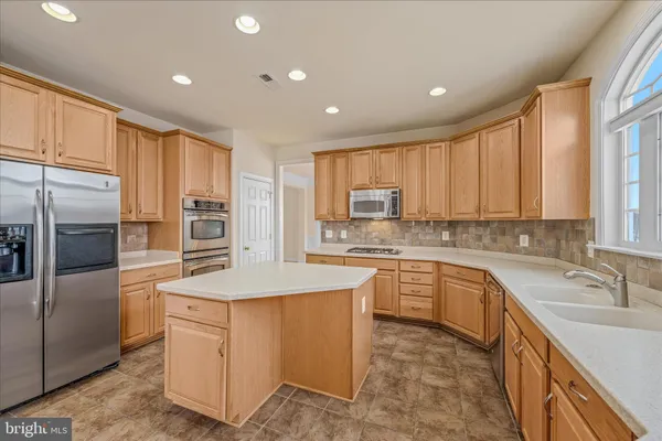 $699,900 | 48 Field Crest Court, Shepherdstown, WV 25443
