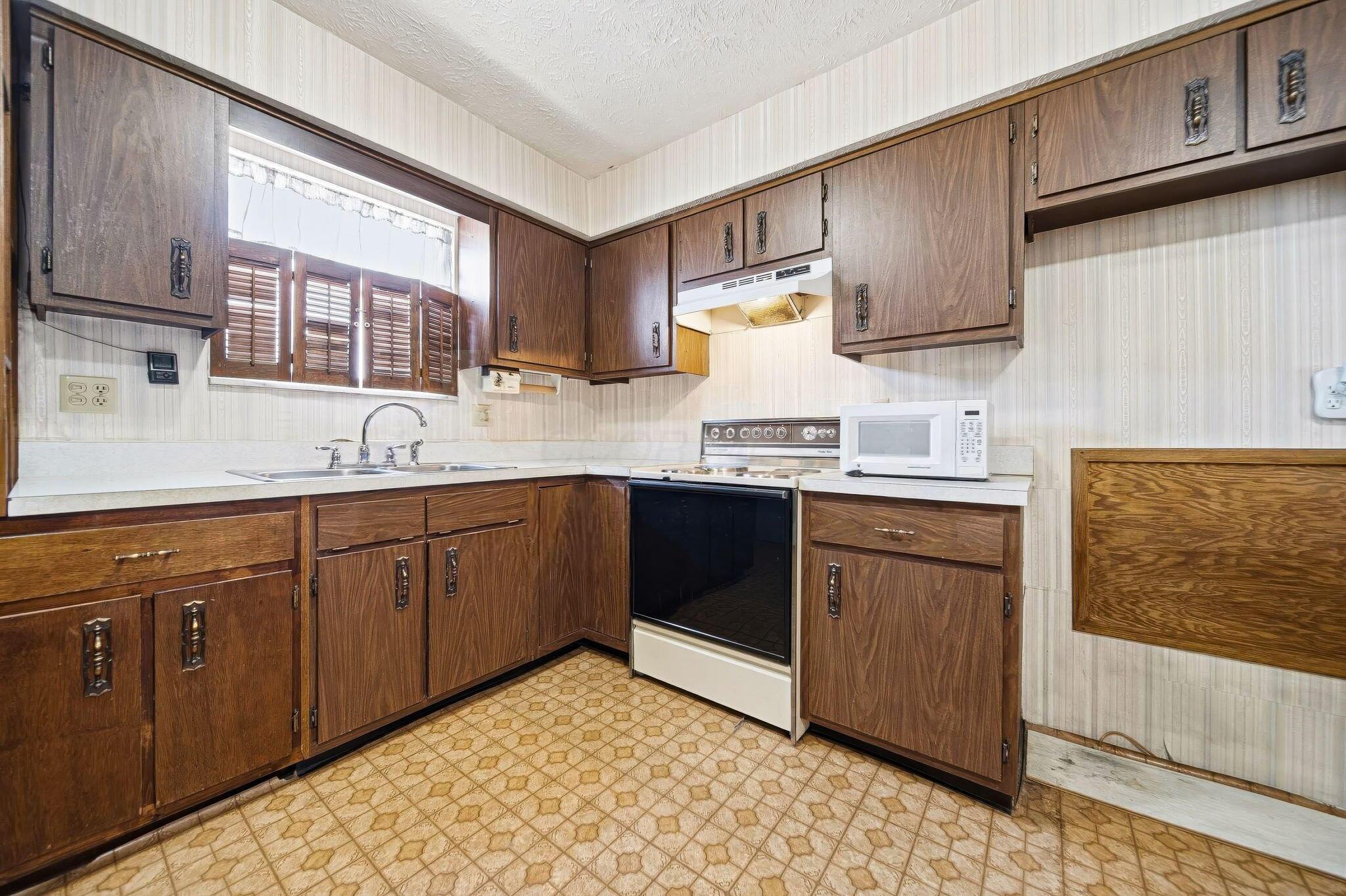 5332 Trabue Road Columbus, OH 43228 - Photo 18 of 55