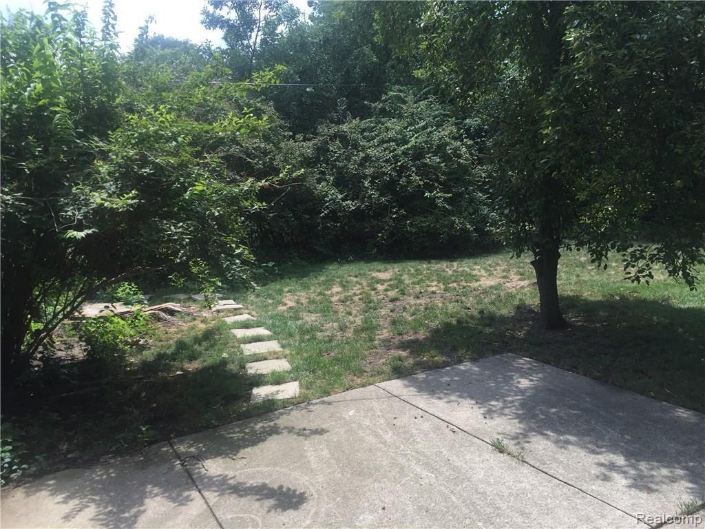 26421 Raine Street Oak Park, MI 48237 - Photo 7 of 8