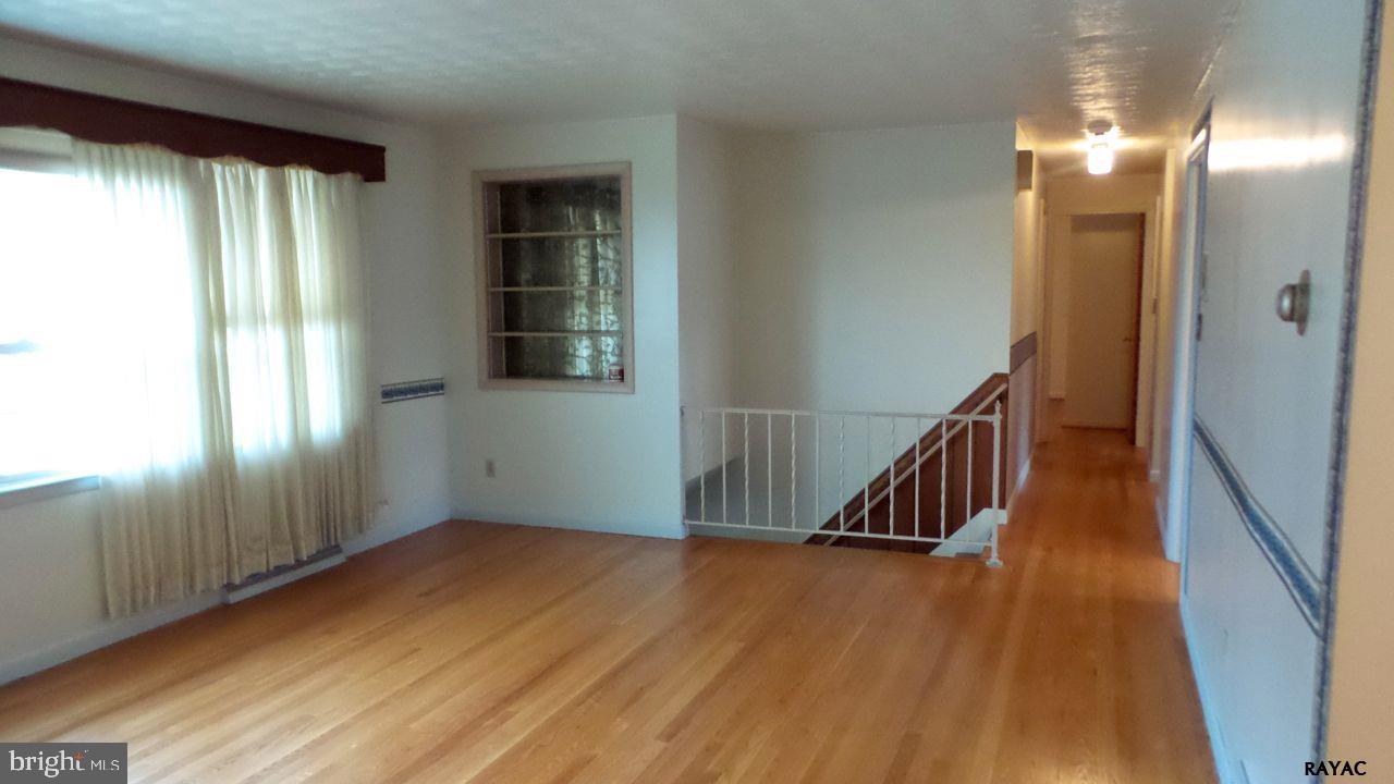 2630 Raleigh Drive York, PA 17402 - Photo 8 of 31 Gallery Image 8