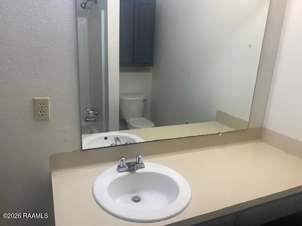 $1,600 | 340 Meadow Crossing Drive, Baton Rouge, LA 70820