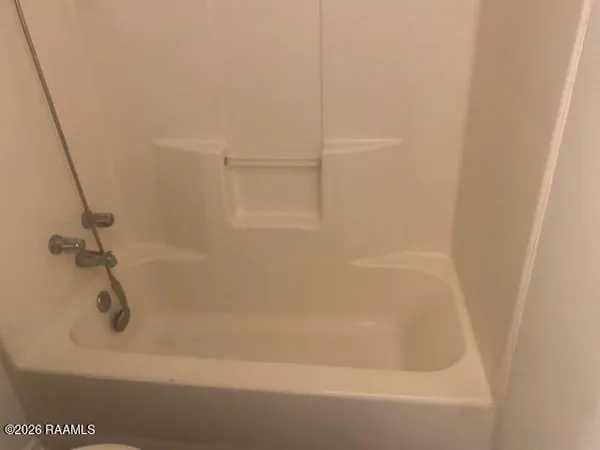 $1,600 | 340 Meadow Crossing Drive, Baton Rouge, LA 70820