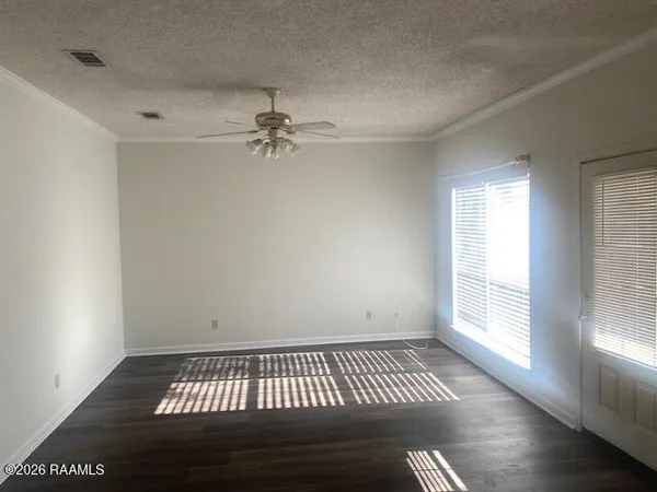 $1,600 | 340 Meadow Crossing Drive, Baton Rouge, LA 70820