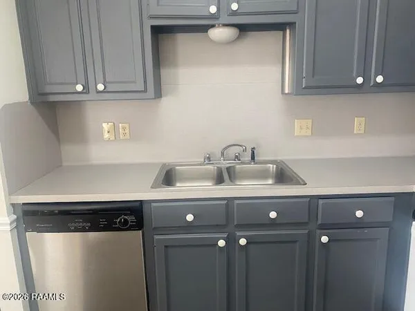 $1,600 | 340 Meadow Crossing Drive, Baton Rouge, LA 70820