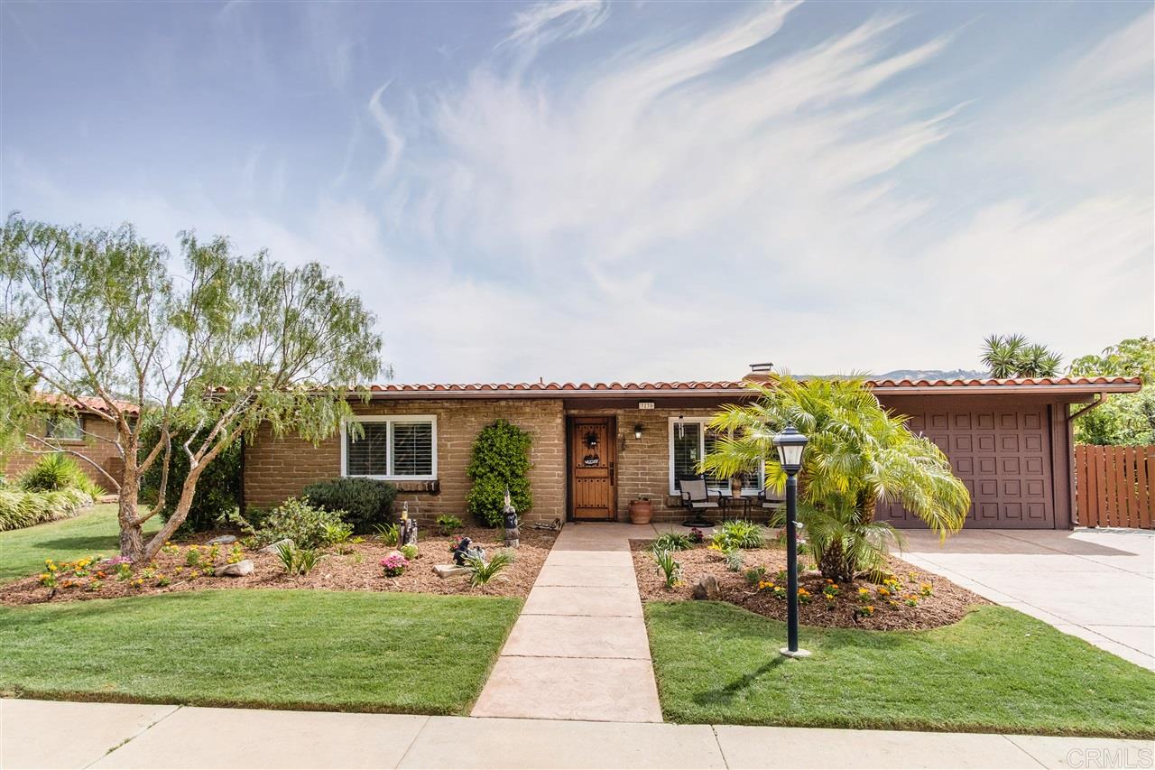 3230 Vía Almonte Fallbrook, CA 92028 - Photo 1 of 25 Gallery Image 1