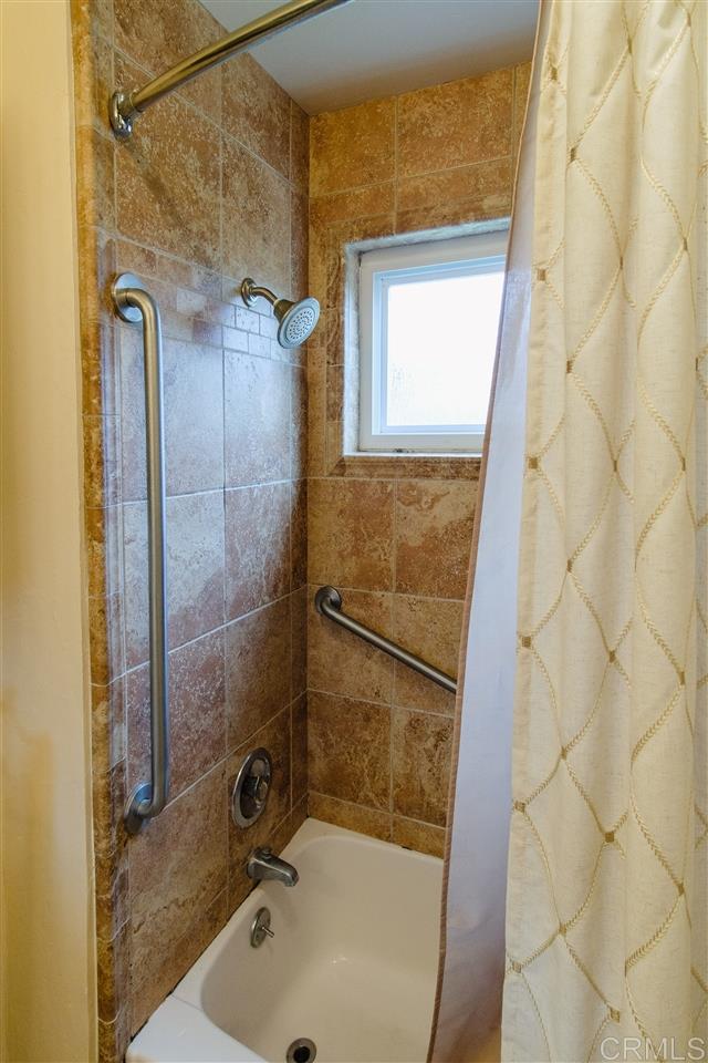 3230 Vía Almonte Fallbrook, CA 92028 - Photo 12 of 25 Gallery Image 12