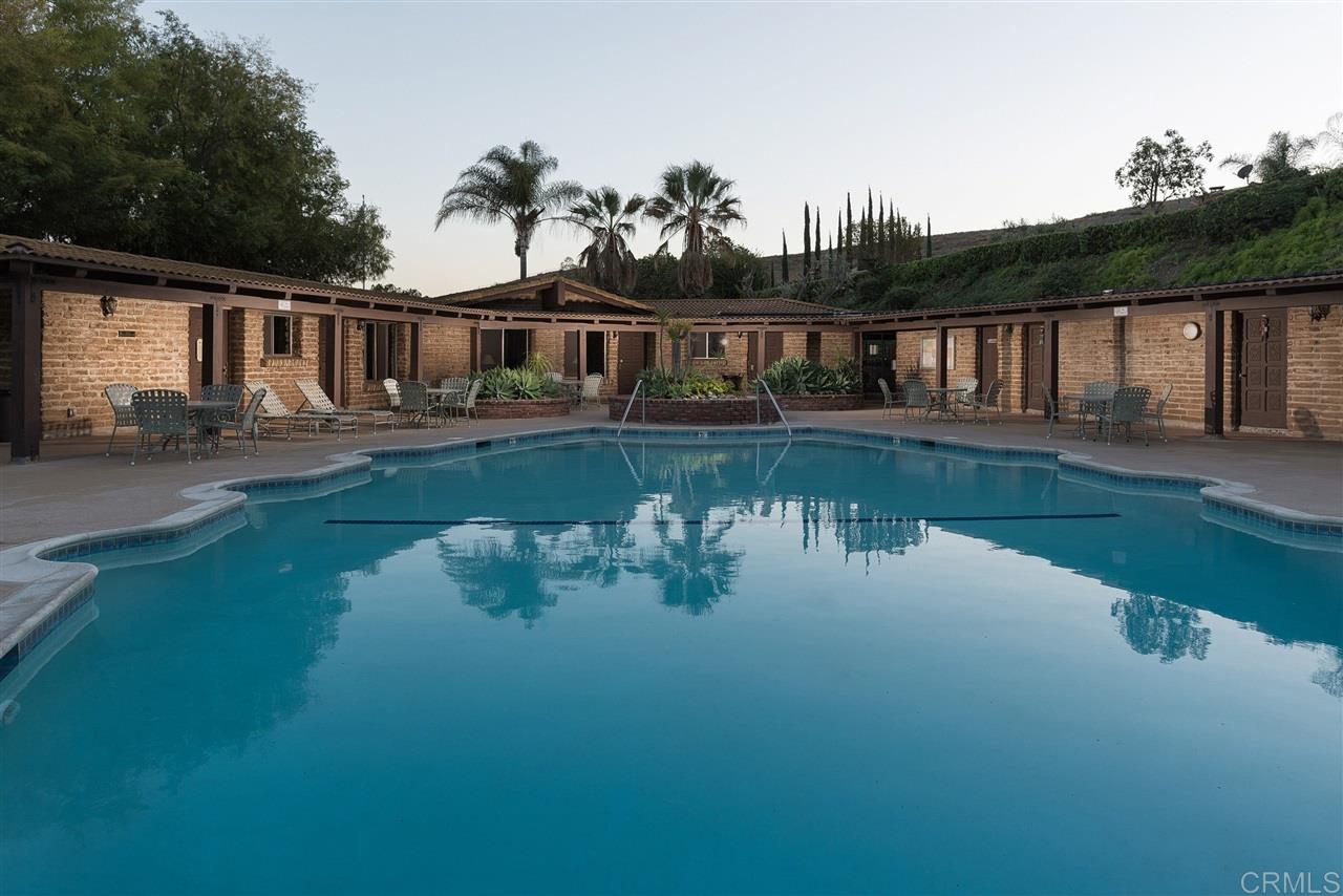 3230 Vía Almonte Fallbrook, CA 92028 - Photo 17 of 25 Gallery Image 17