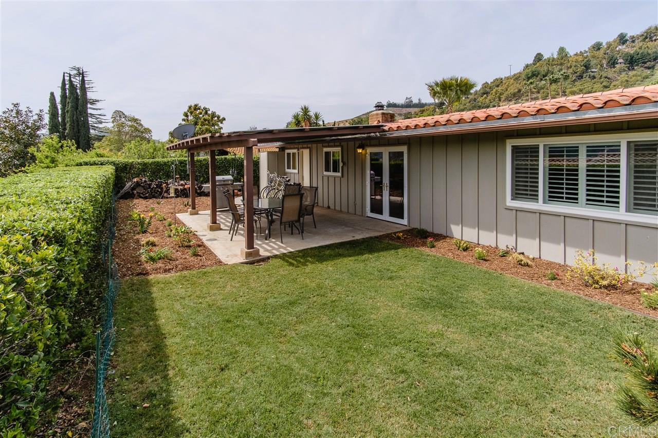 3230 Vía Almonte Fallbrook, CA 92028 - Photo 3 of 25 Gallery Image 3