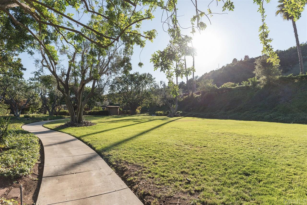 3230 Vía Almonte Fallbrook, CA 92028 - Photo 21 of 25 Gallery Image 21