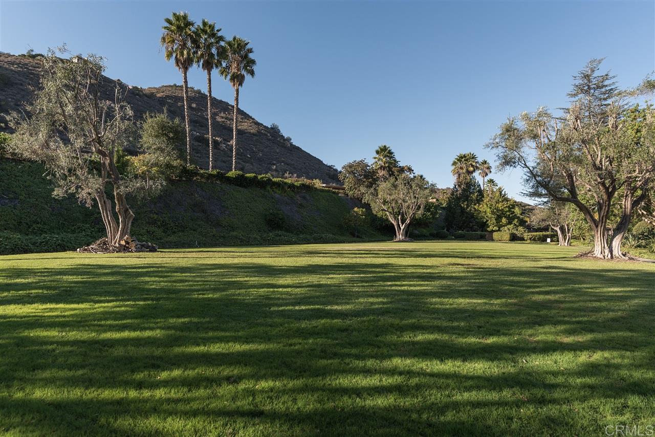 3230 Vía Almonte Fallbrook, CA 92028 - Photo 24 of 25 Gallery Image 24