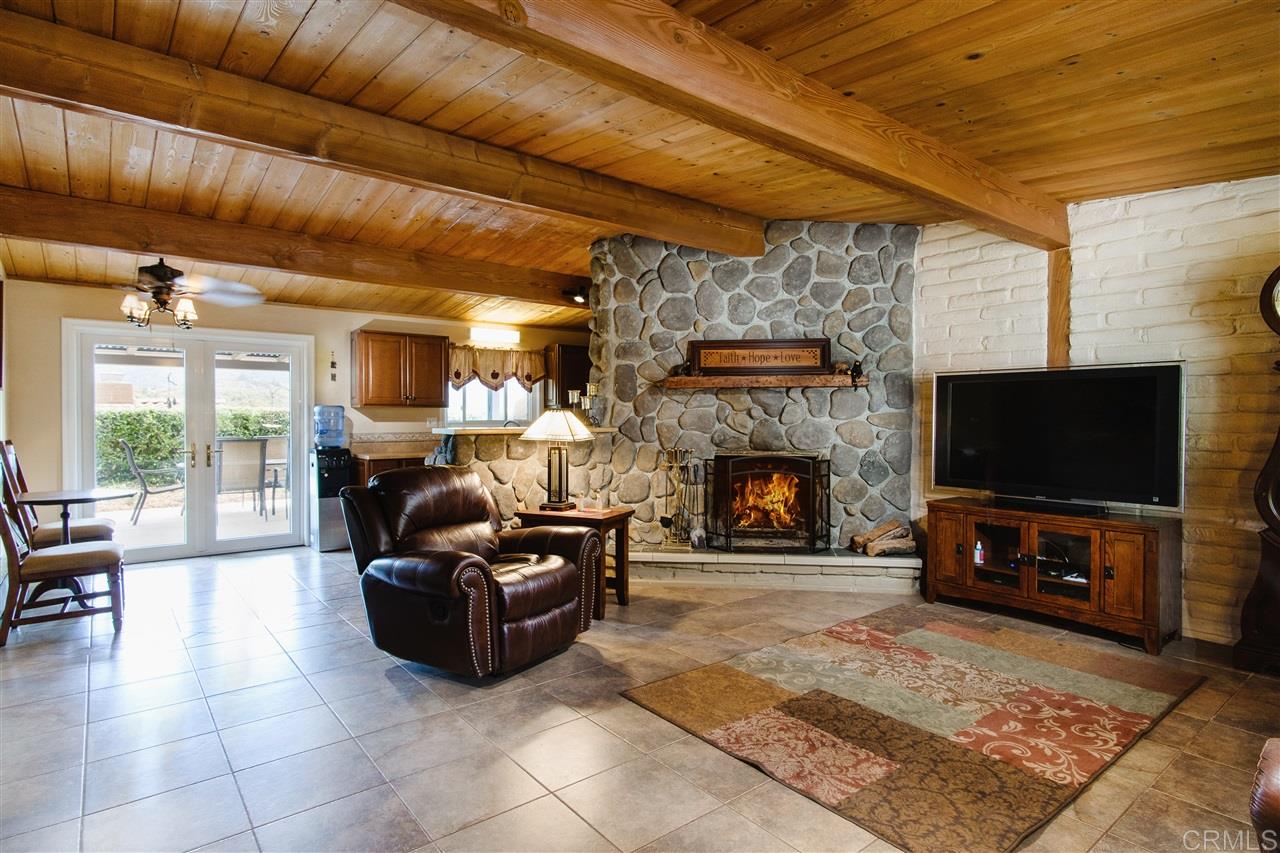 3230 Vía Almonte Fallbrook, CA 92028 - Photo 6 of 25 Gallery Image 6