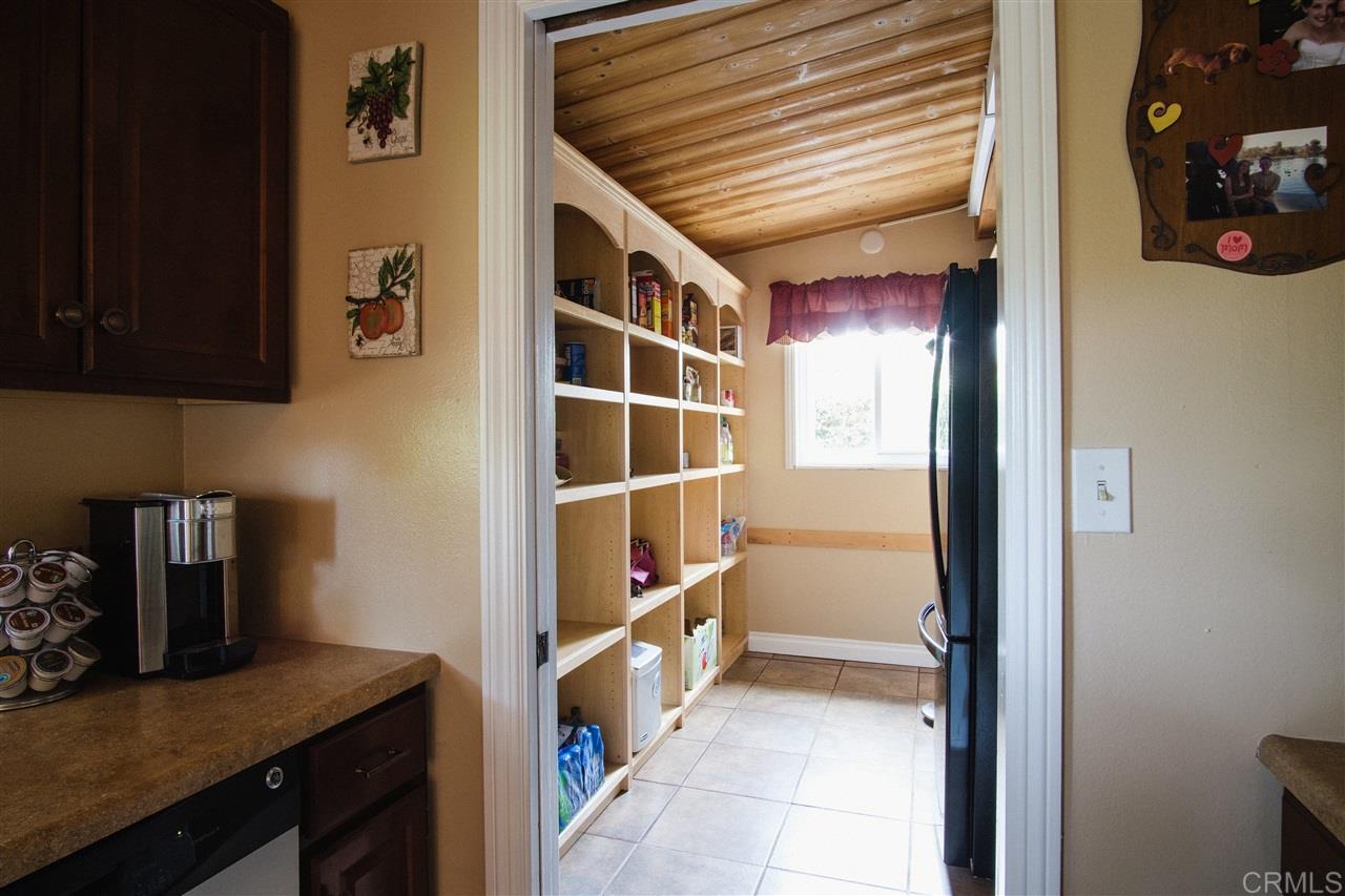 3230 Vía Almonte Fallbrook, CA 92028 - Photo 9 of 25 Gallery Image 9