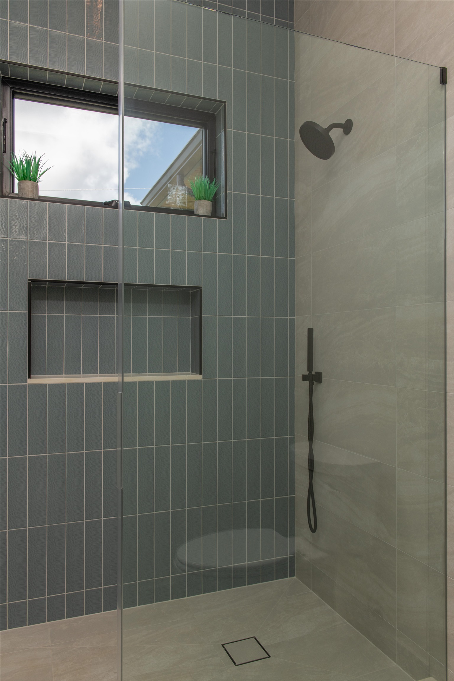 111 Mehana Road, Unit A Haiku, HI 96708 - Photo 35 of 50 a bathroom with a shower